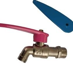 China fornecedor preço baixo latão bibcock torneira de água torneira de água