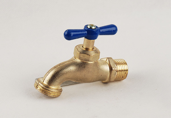 Modelo Lockable Design da torneira 3D do jardim do galo do babador da mangueira do hotel 120gram 1/2inch