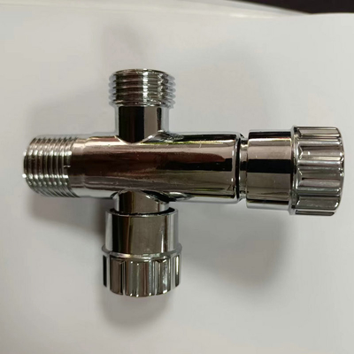 A válvula de ângulo de bronze fria de venda quente Chrome da água 1/2inch dos encaixes do banheiro chapeou