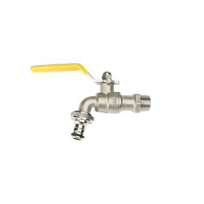 Válvula bibcock de latão de tipo padrão para água quente ou fria com resistência à corrosão